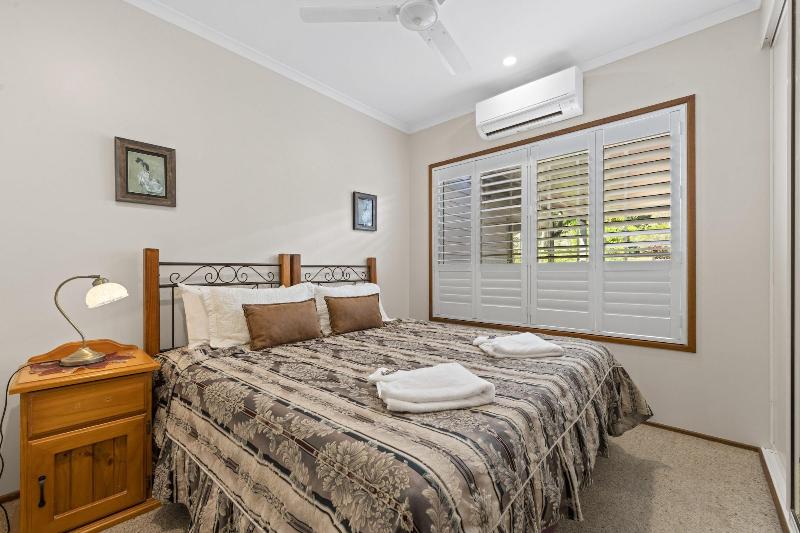 Birds N Bloom Cottages image