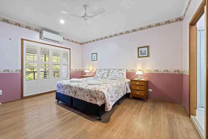 Birds N Bloom Cottages image