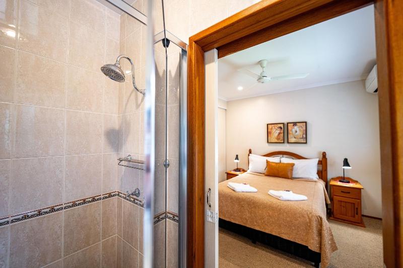 Birds N Bloom Cottages image