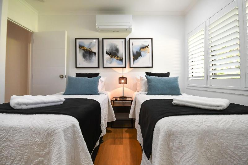 Birds N Bloom Cottages image