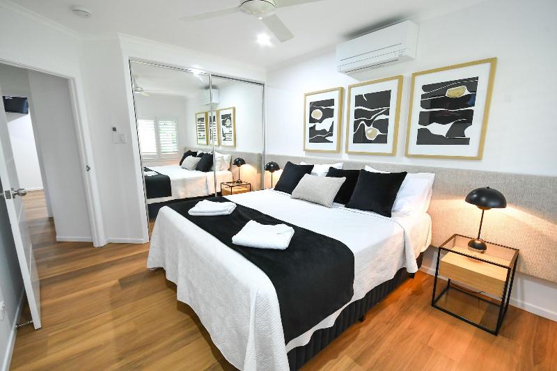Birds N Bloom Cottages image
