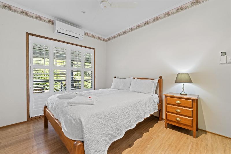 Birds N Bloom Cottages image