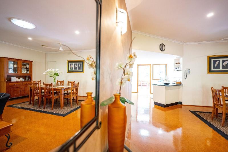 Birds N Bloom Cottages image