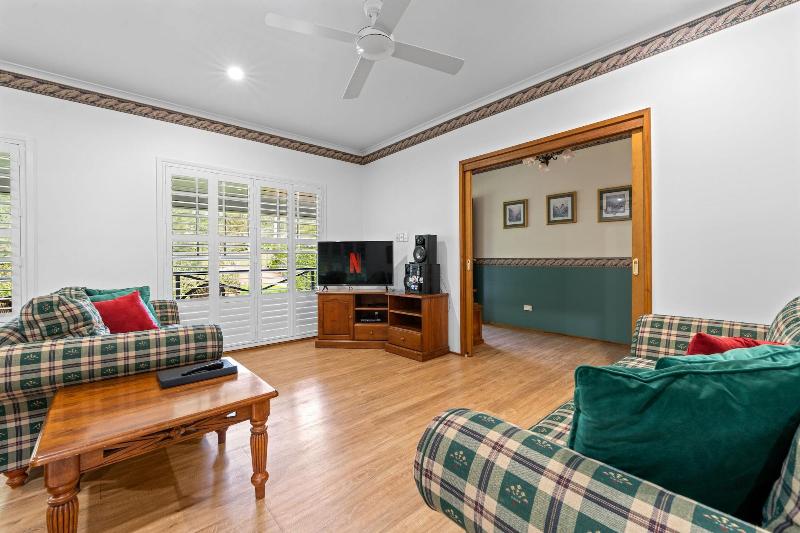 Birds N Bloom Cottages image