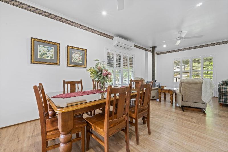 Birds N Bloom Cottages image