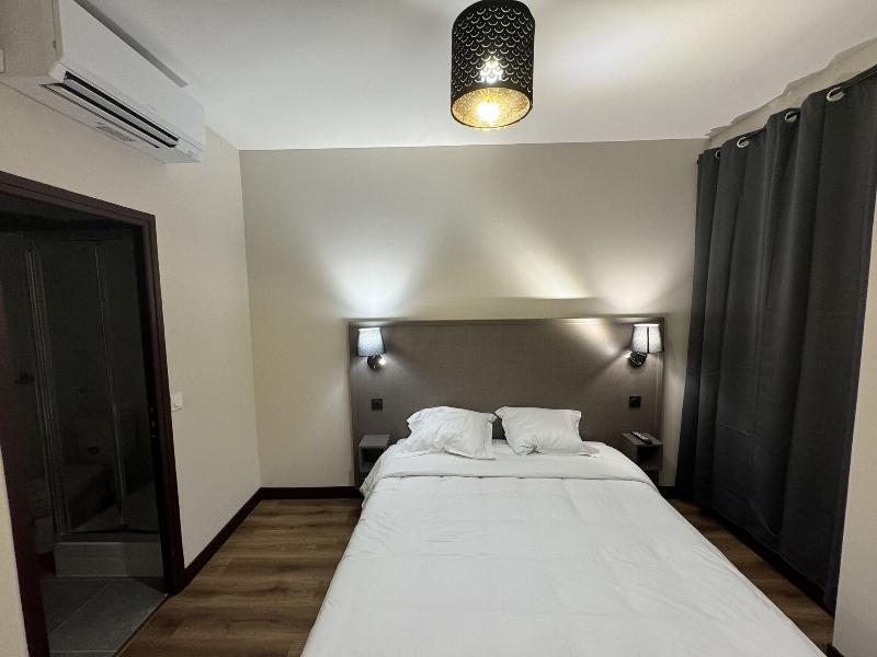 Ha Tel Royal Montreuil - Image 1