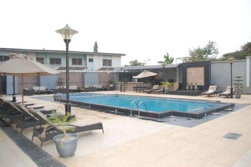 Owu Crown Hotel