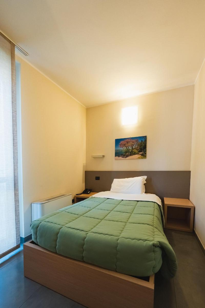 Hotel Parini - Image 1