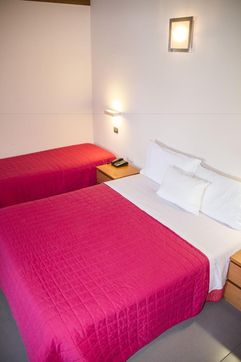 Hotel Parini - Image 4