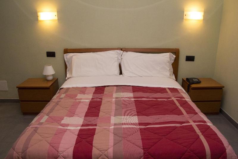 Hotel Parini - Image 8