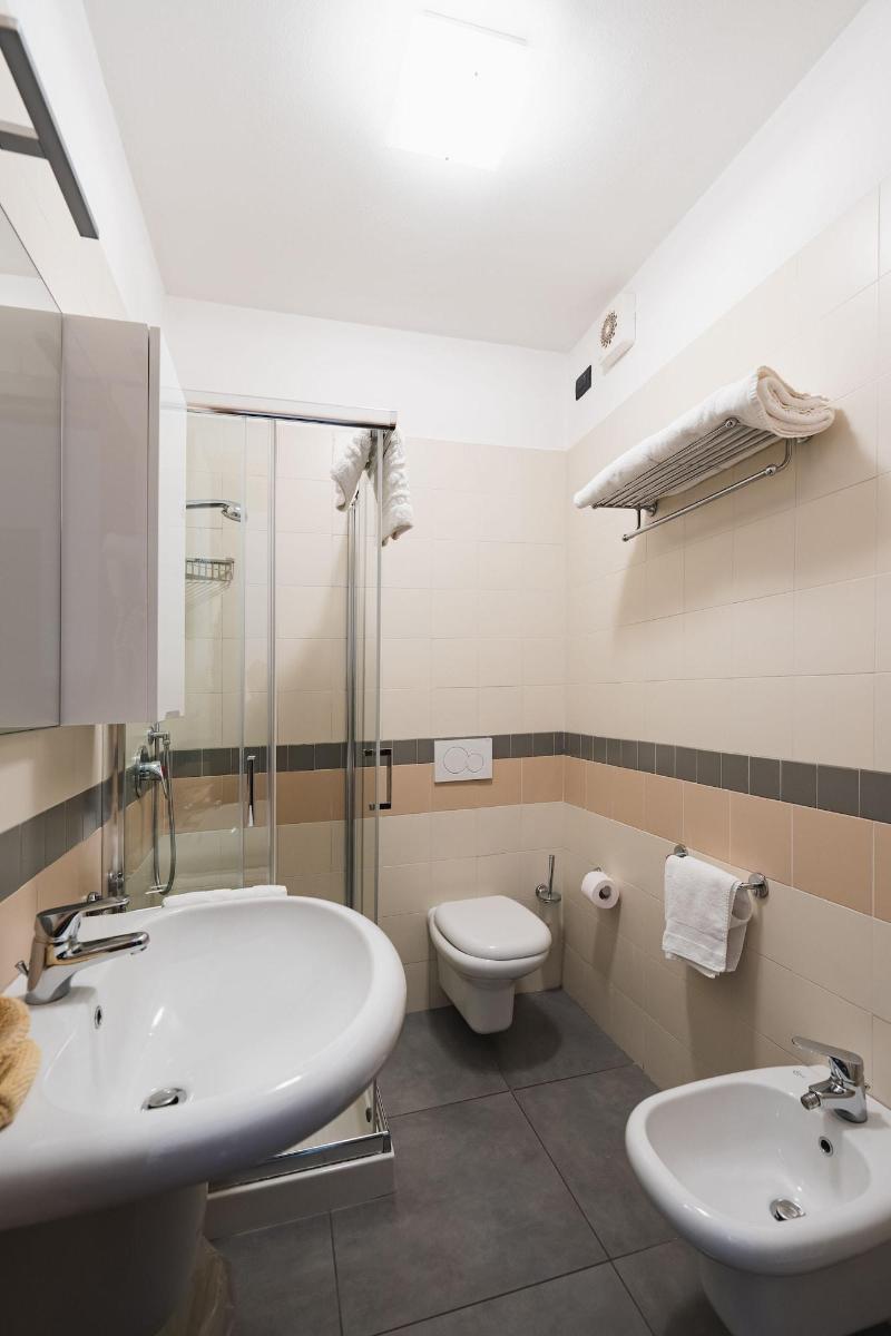 Hotel Parini - Image 9