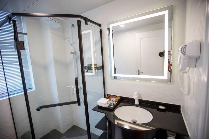 Hotel Americano image
