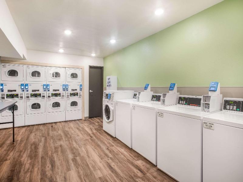 Woodspring Suites Atlanta Newnan image