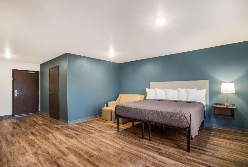 Woodspring Suites Atlanta Newnan image