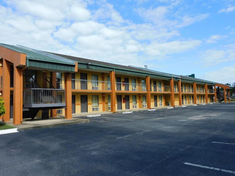 Camilla Inn Suites image