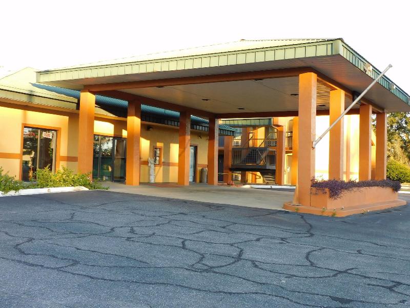 Camilla Inn Suites image