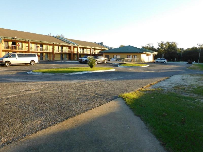 Camilla Inn Suites image