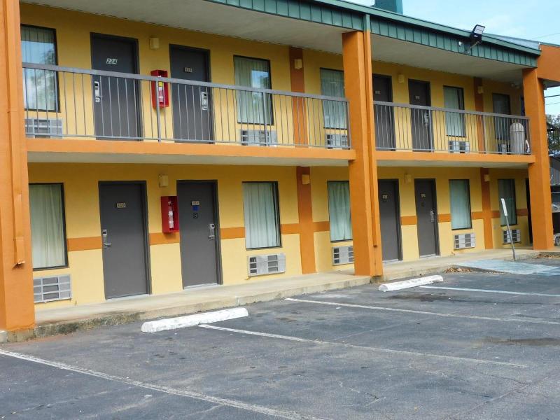 Camilla Inn Suites image