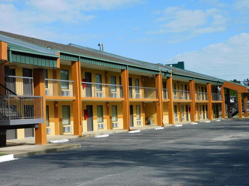 Camilla Inn Suites image