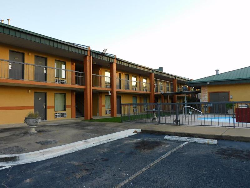 Camilla Inn Suites image