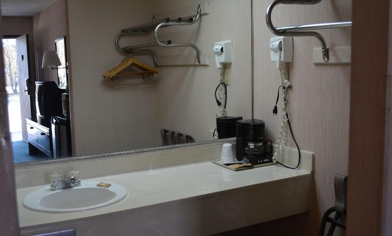 Camilla Inn Suites image