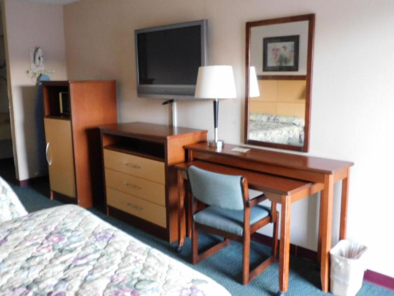 Camilla Inn Suites image