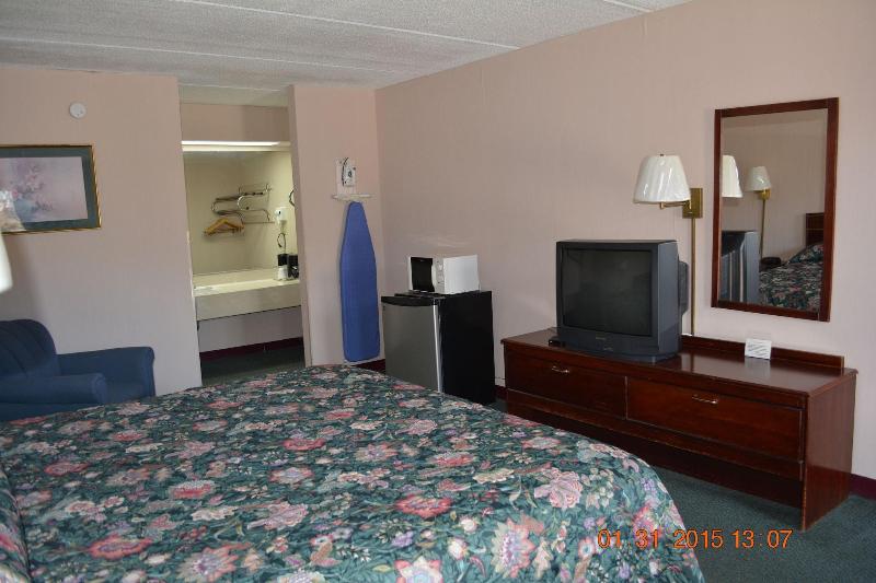 Camilla Inn Suites image