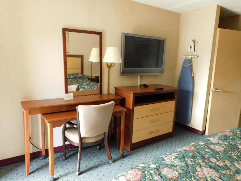 Camilla Inn Suites image