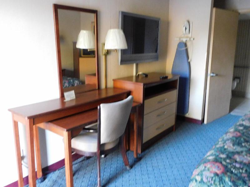 Camilla Inn Suites image