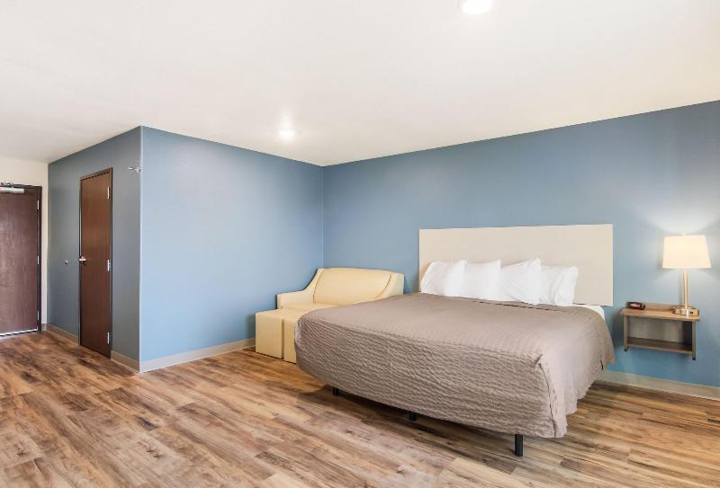 Woodspring Suites Thornton North Denver image