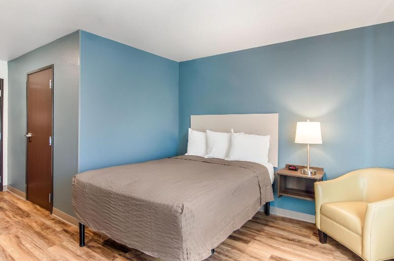 Woodspring Suites Thornton North Denver image