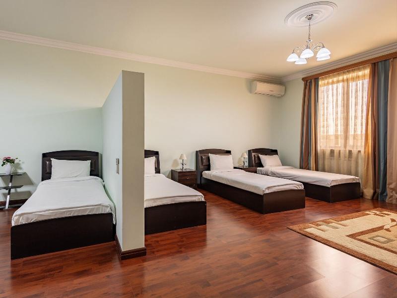 La Defense Hotel Yerevan image