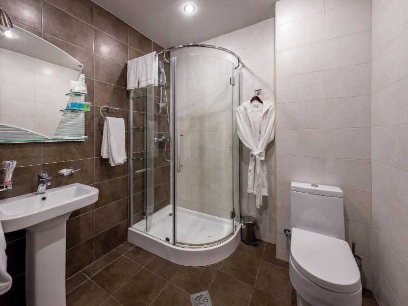 La Defense Hotel Yerevan image