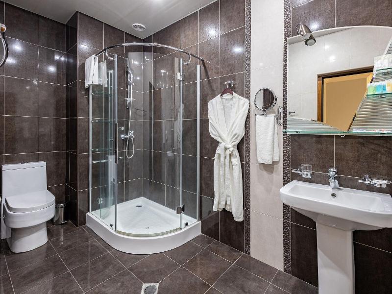 La Defense Hotel Yerevan image