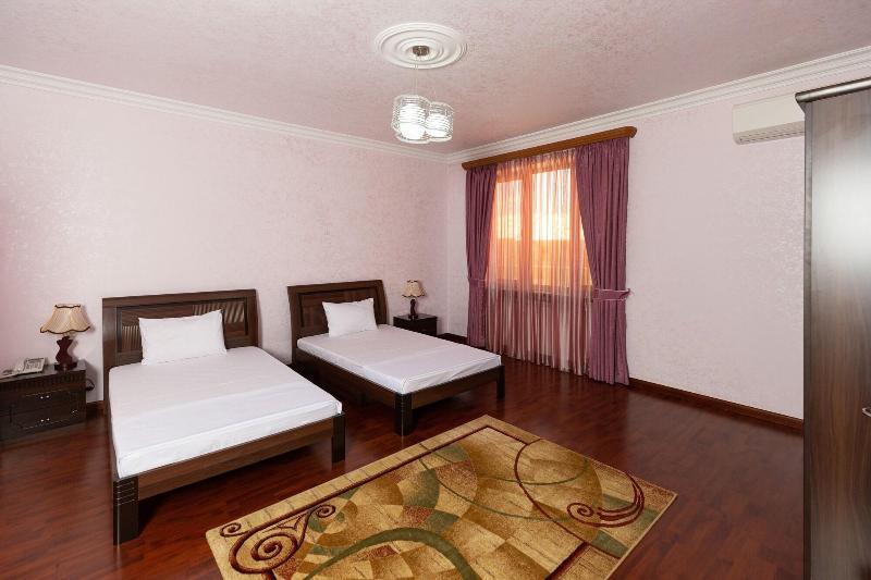 La Defense Hotel Yerevan image