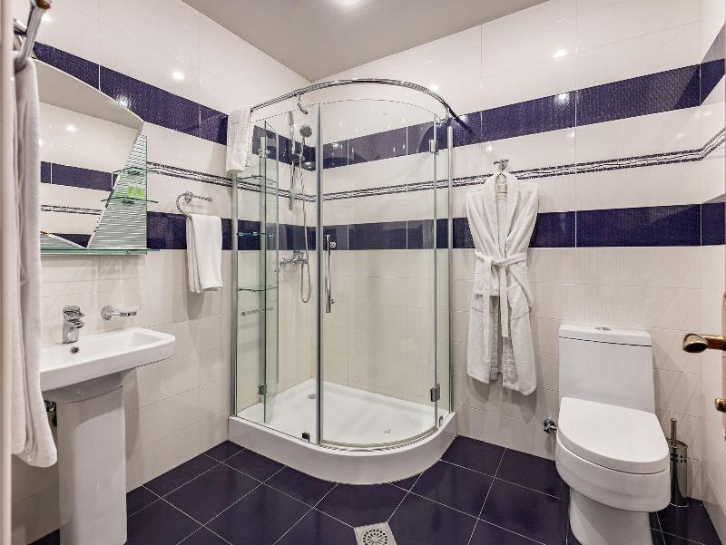 La Defense Hotel Yerevan image