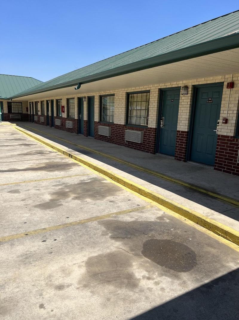Country Inn Motel image
