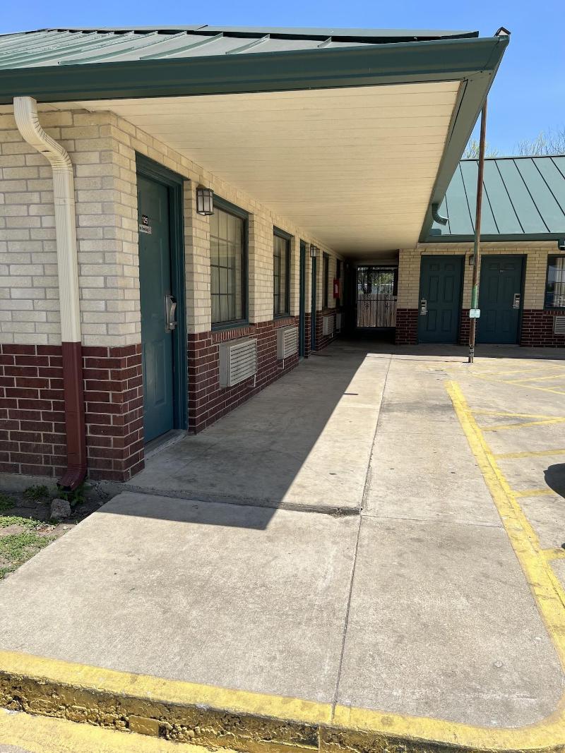 Country Inn Motel image