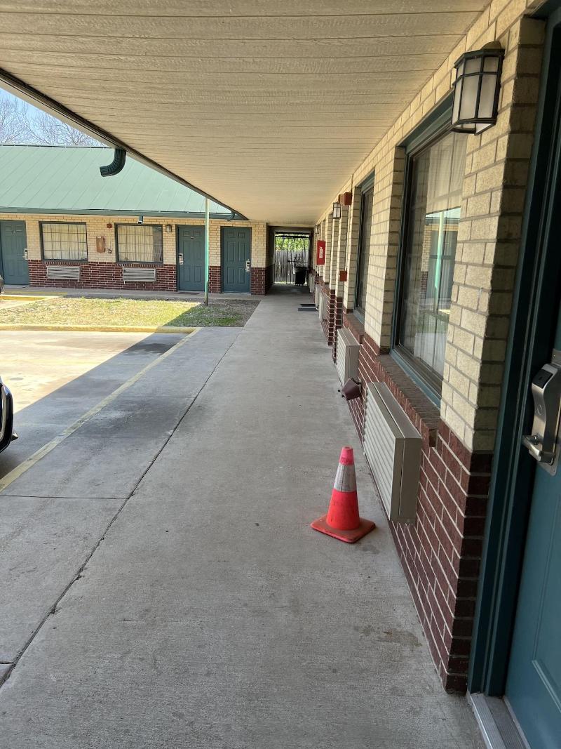 Country Inn Motel image