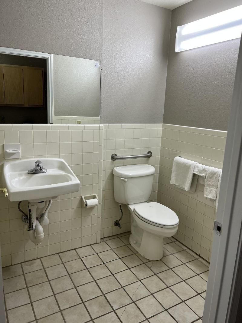 Country Inn Motel image
