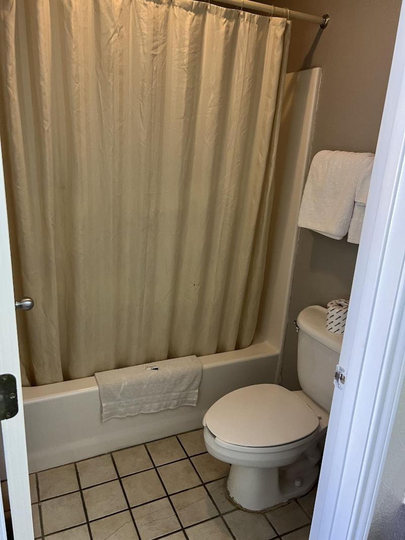 Country Inn Motel image