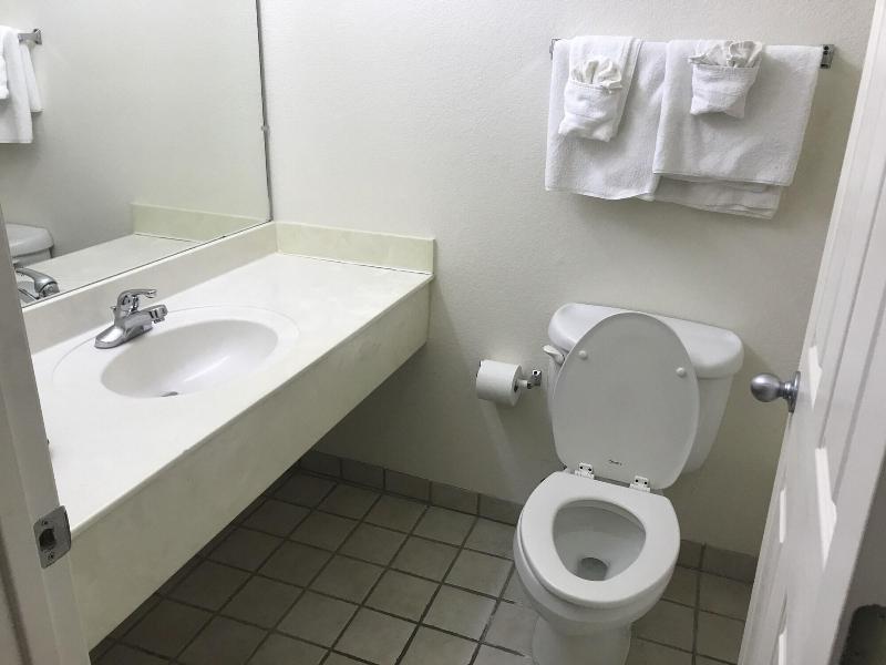 Country Inn Motel image
