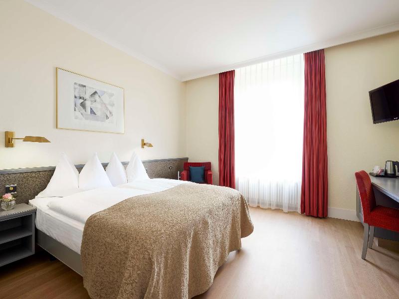 Seehotel Waldstätterhof image