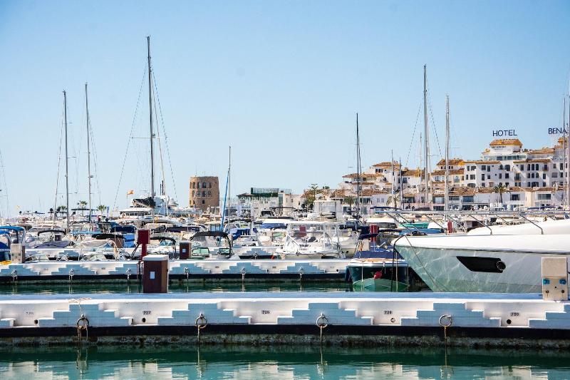 Anfitria N Villas Suites