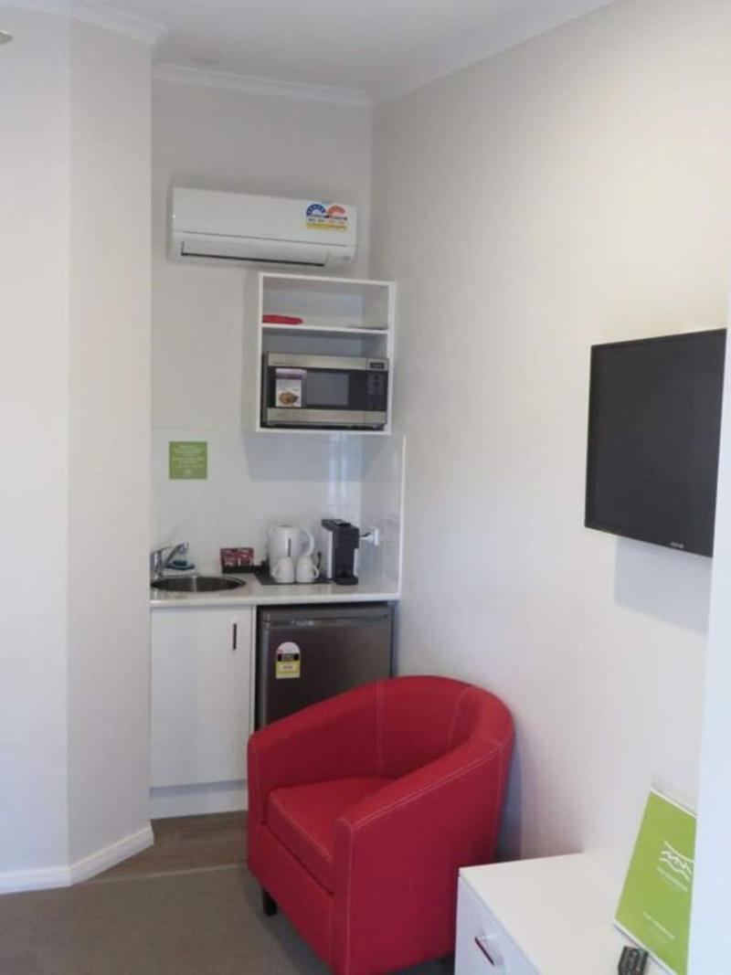 Yea Riverside Caravan Park image 4
