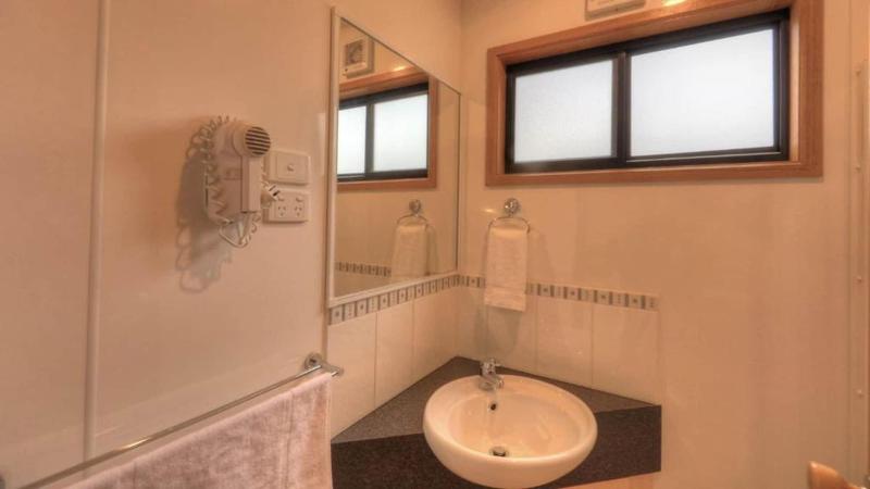 Yea Riverside Caravan Park image 7