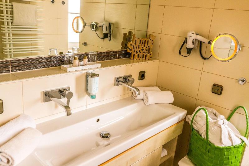 Ortners Resort image