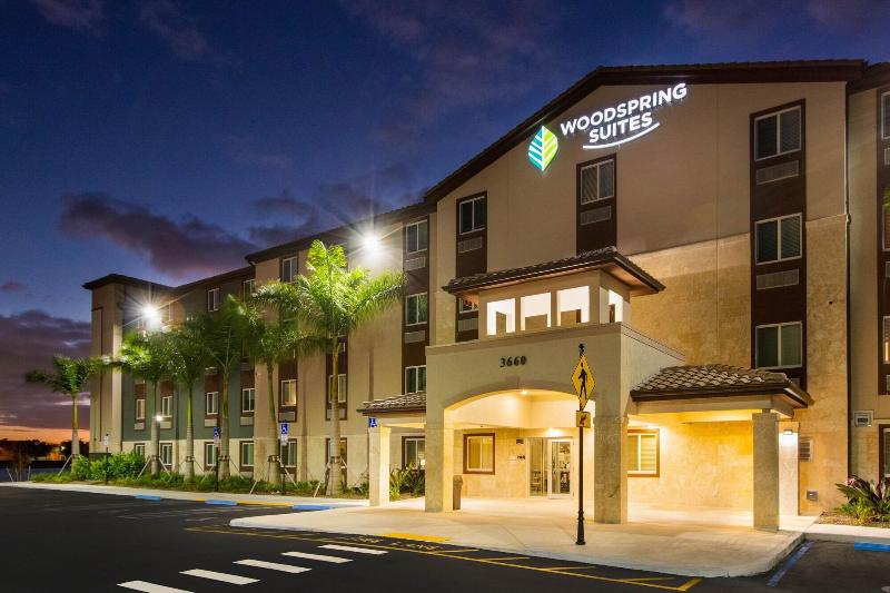 Woodspring Suites Jacksonville South image