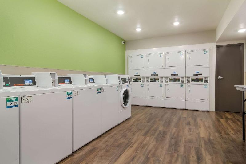 Woodspring Suites Jacksonville South image