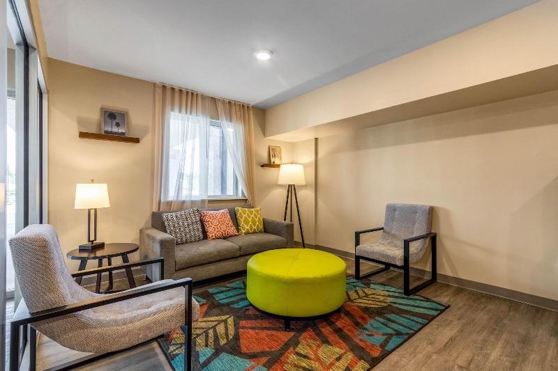Woodspring Suites Jacksonville South image
